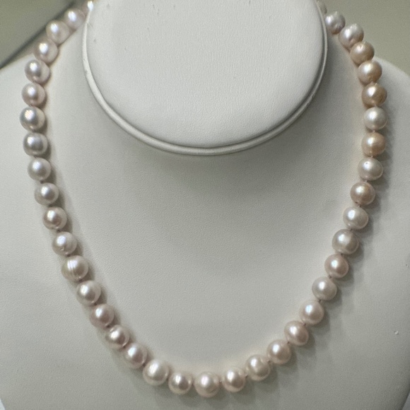 NATURAL Soft PINK Freshwater Pearl Necklace-HAND KNOTTED-14K GF Clasp-18 Inches - Picture 1 of 9